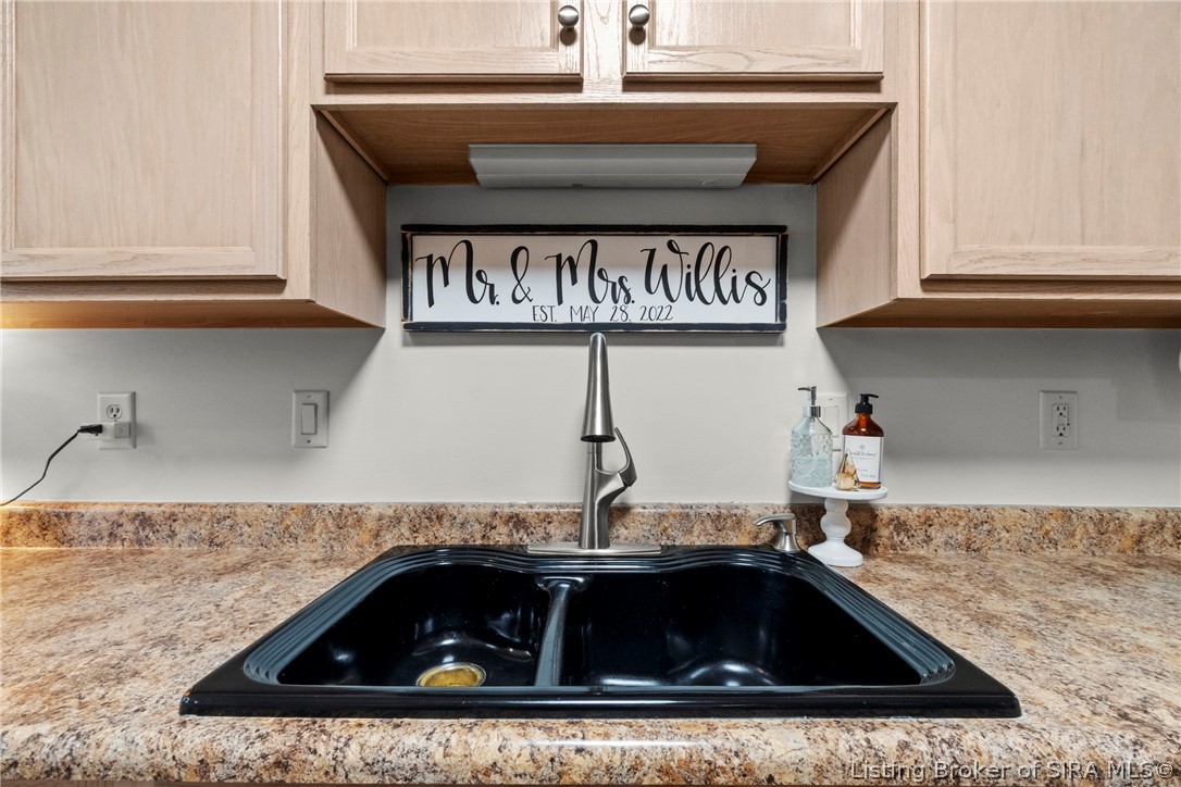 7904 Hollowview Drive Property Photo 13