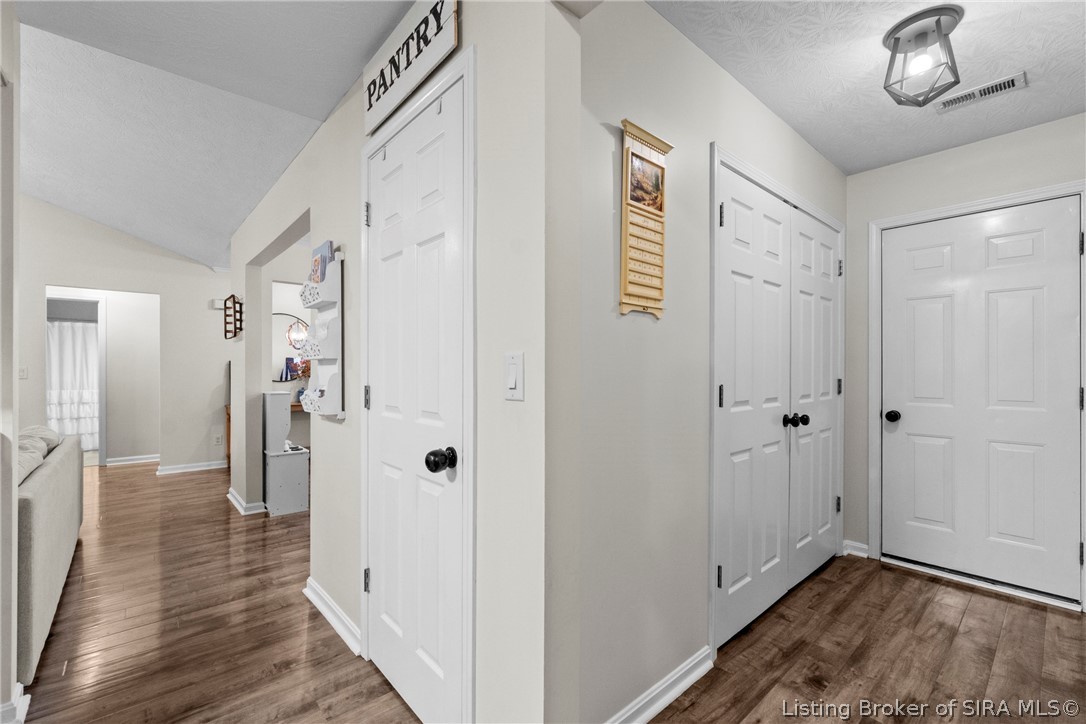 7904 Hollowview Drive Property Photo 16