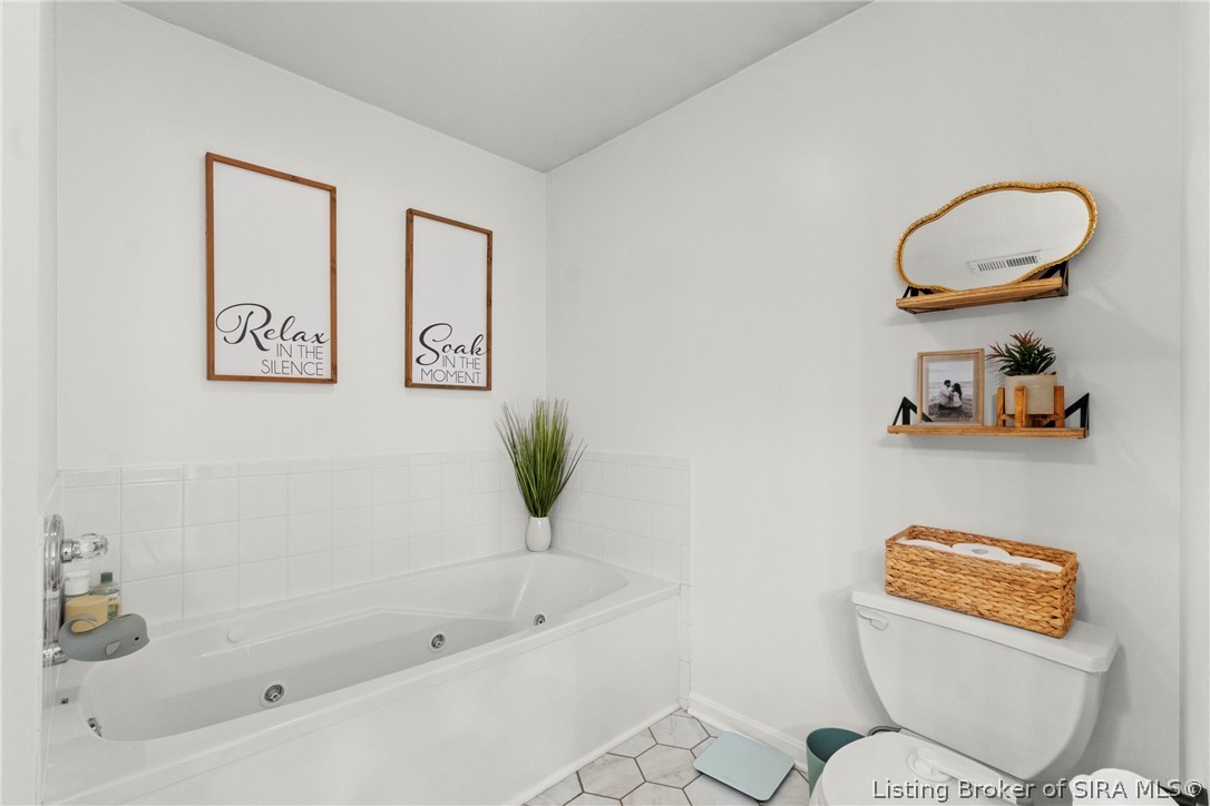 7904 Hollowview Drive Property Photo 21