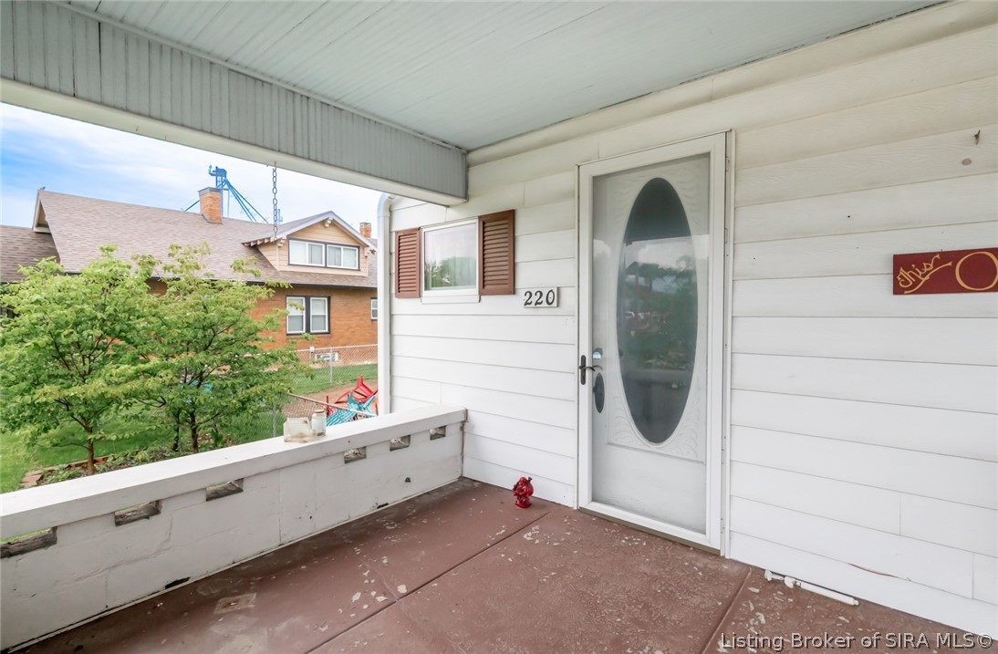 220 N Maple Street Property Photo 6