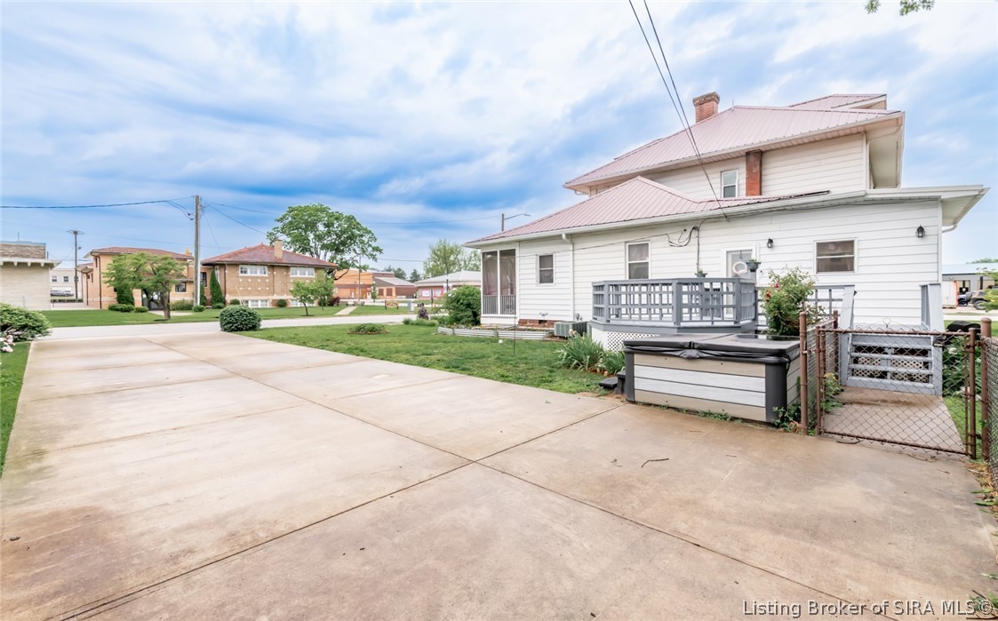 220 N Maple Street Property Photo 12