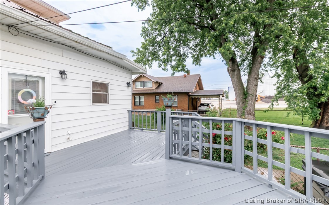 220 N Maple Street Property Photo 14