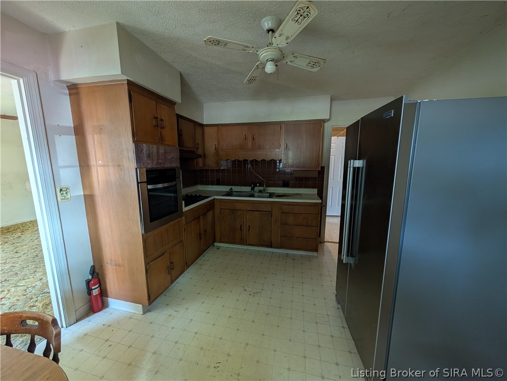 1924 Locust Street Property Photo 6
