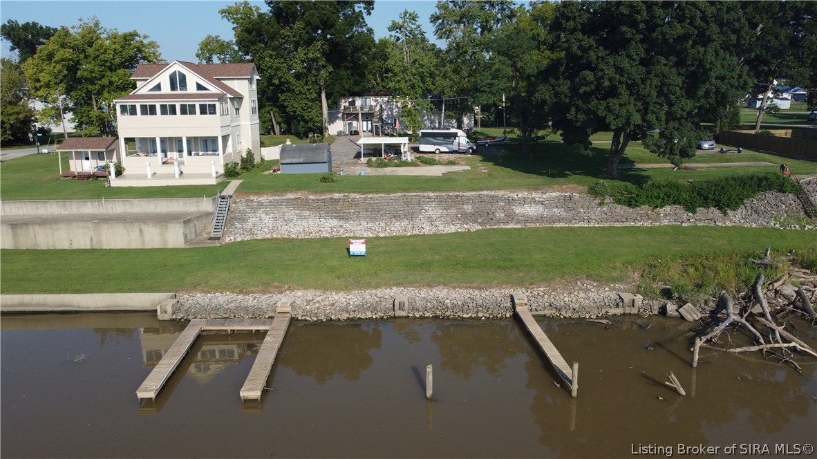 209 S Front Street Property Photo 1