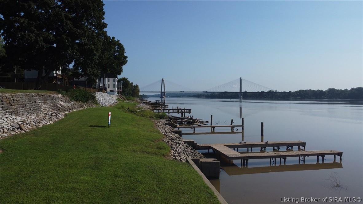 209 S Front Street Property Photo 9