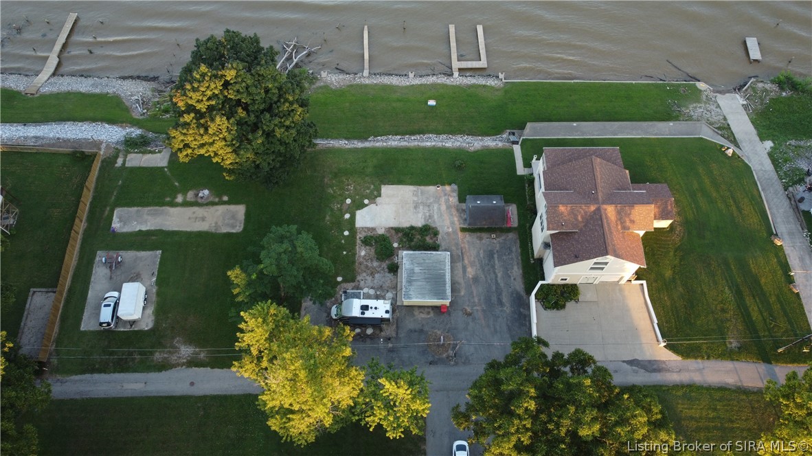 209 S Front Street Property Photo 22