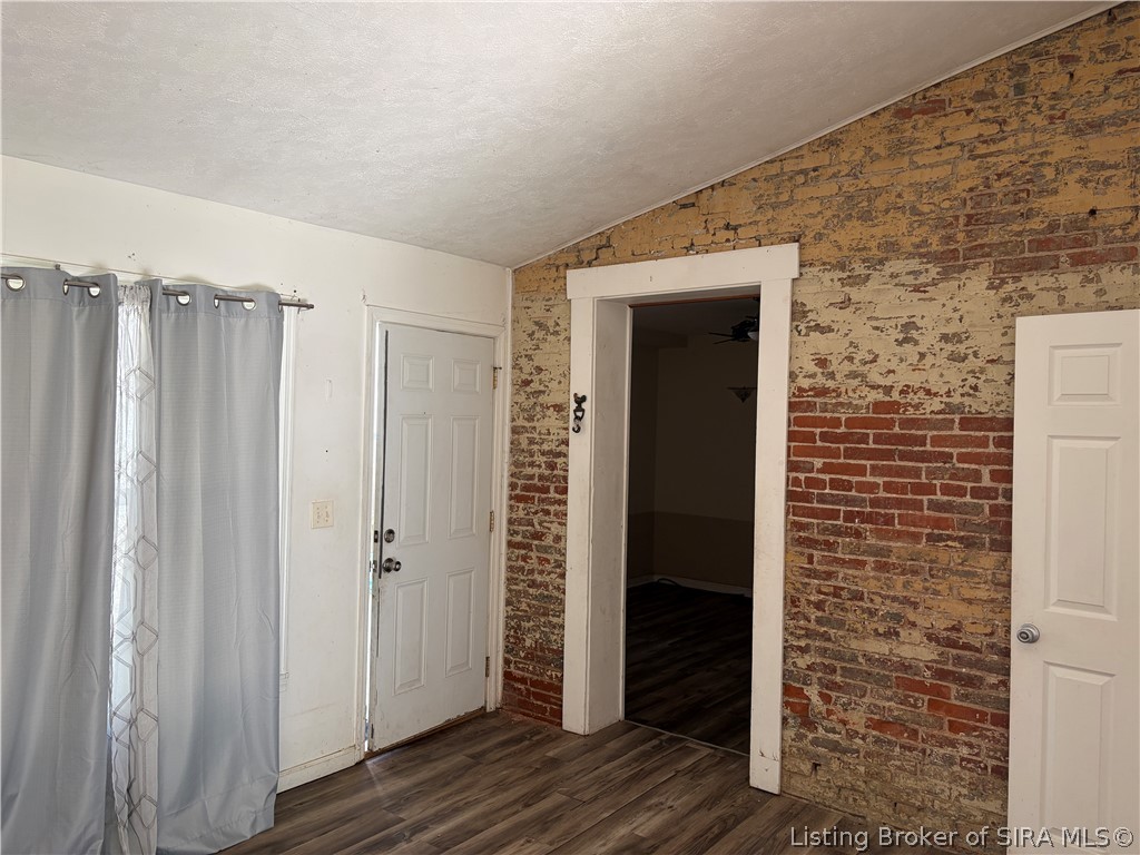 924 Walnut Street Property Photo 5