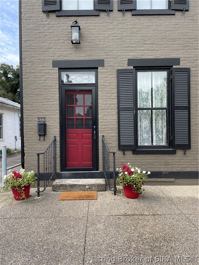 513 E Main Street Property Photo 8