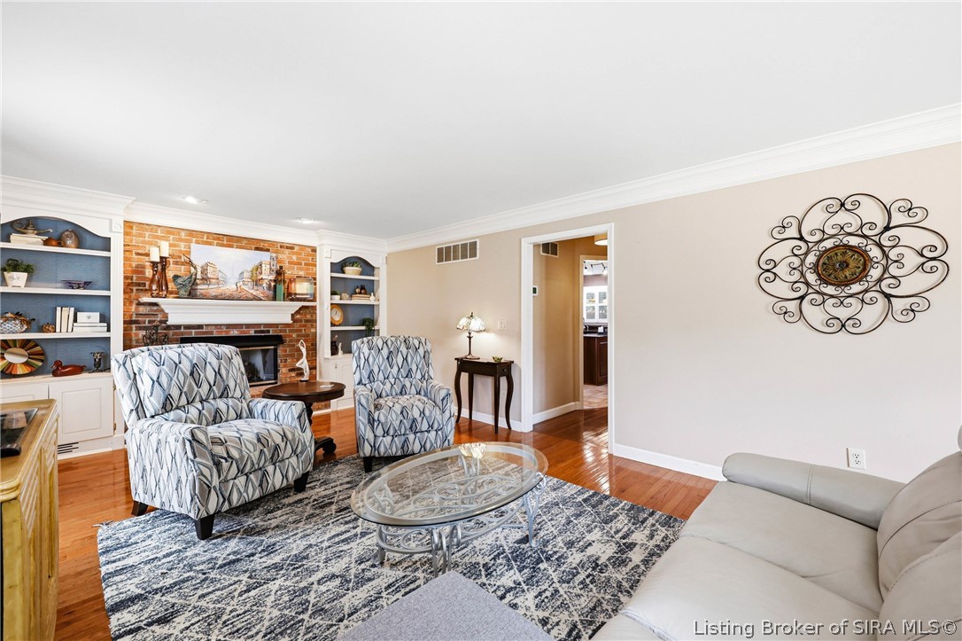 2409 Lakewood Boulevard Property Photo 8