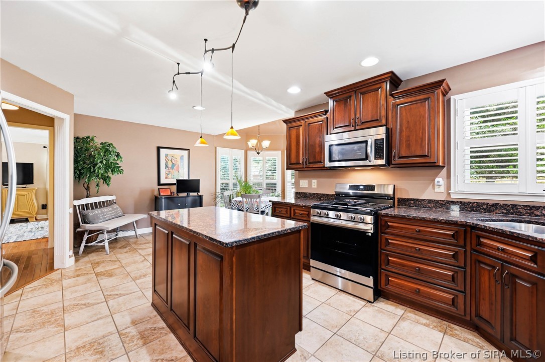 2409 Lakewood Boulevard Property Photo 19