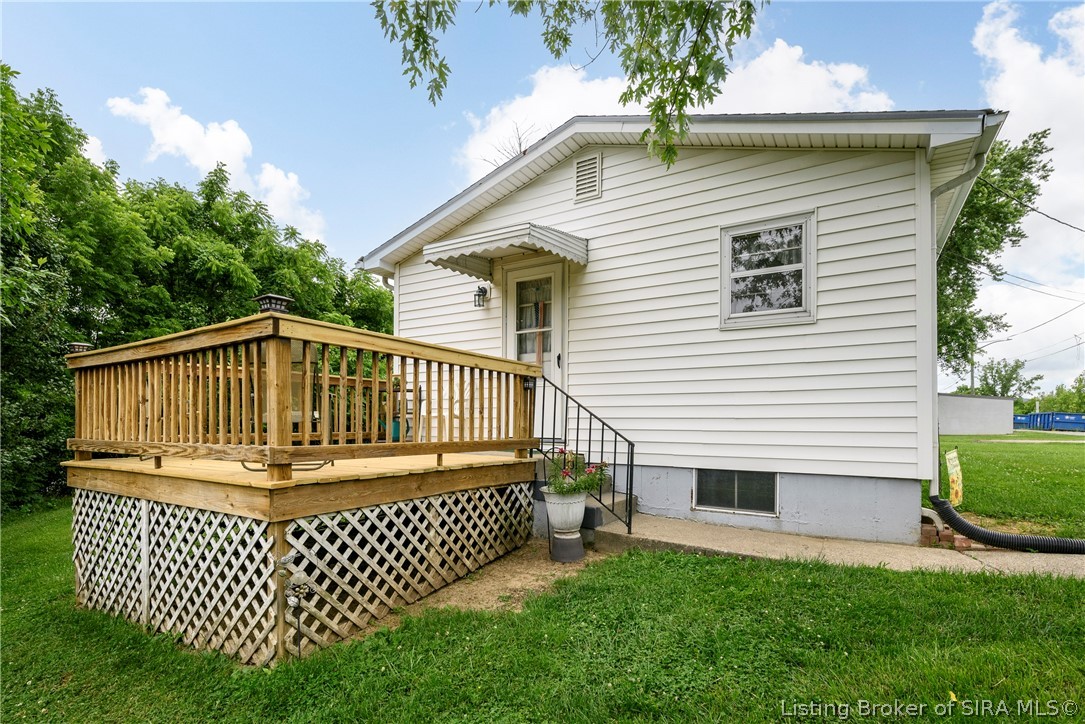 626 W 5th Street Property Photo 2