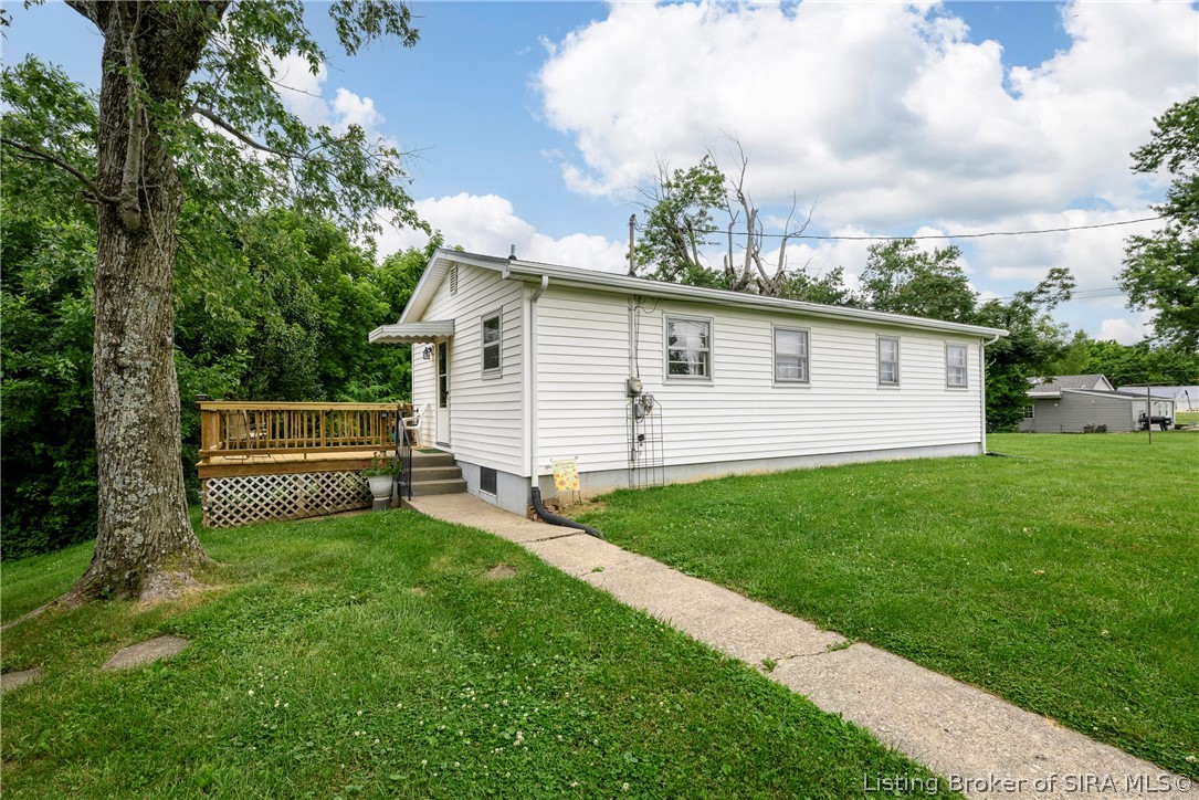 626 W 5th Street Property Photo 4
