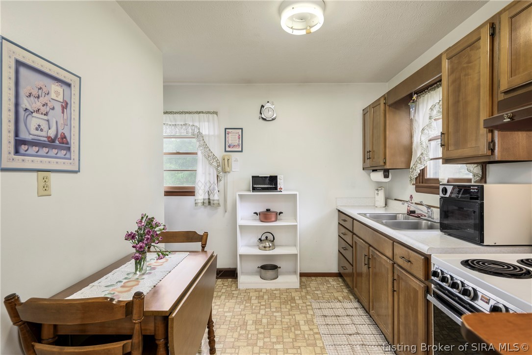 626 W 5th Street Property Photo 13