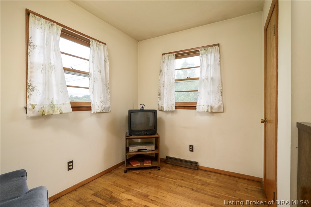 626 W 5th Street Property Photo 20