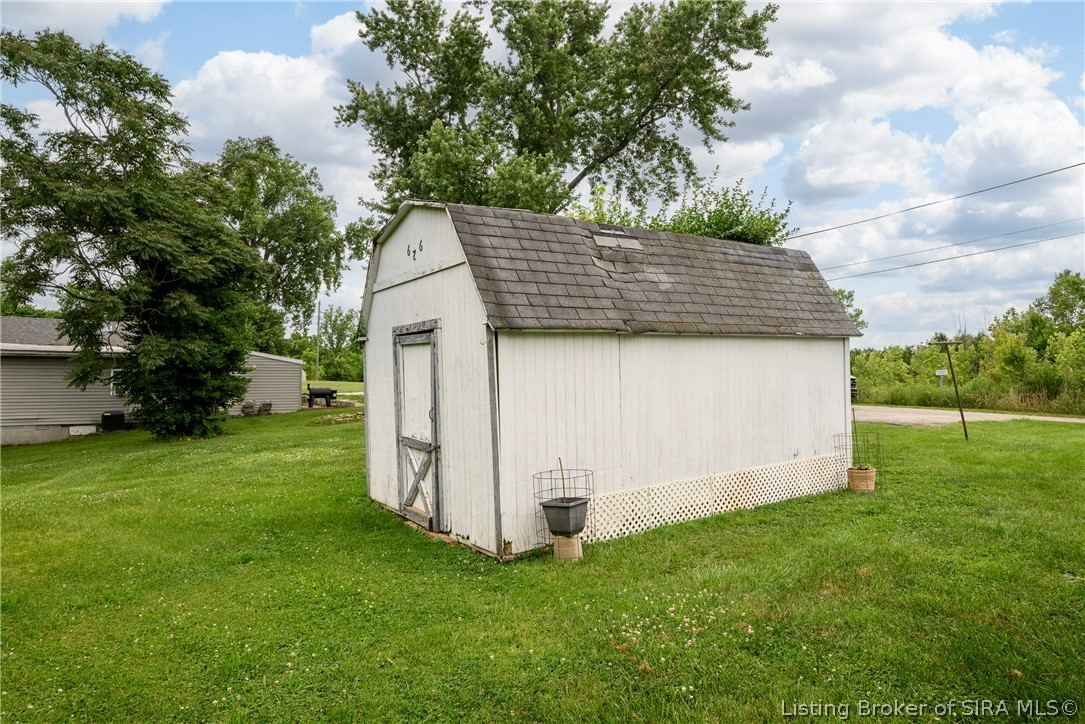 626 W 5th Street Property Photo 28