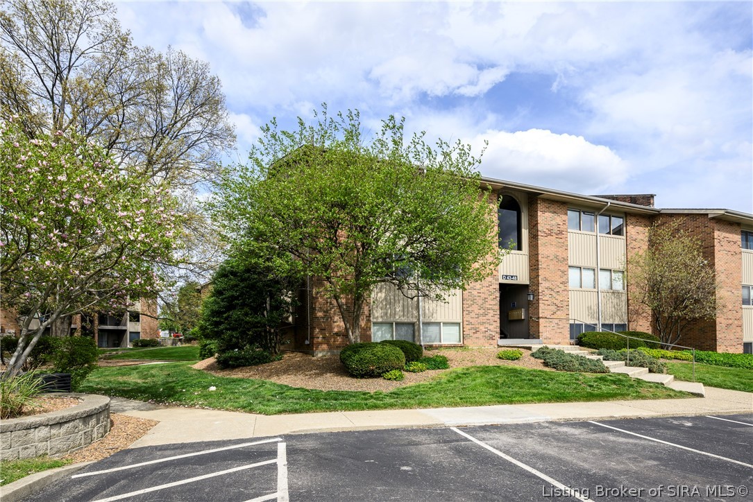48 Lakeshore Drive Property Photo 2