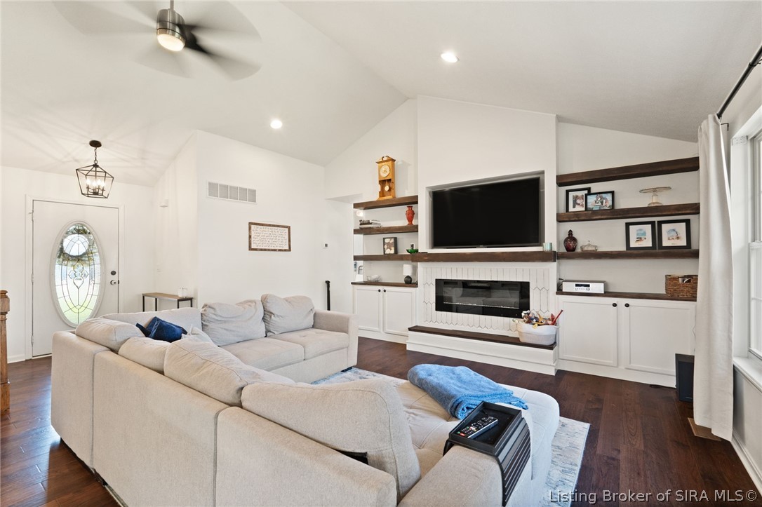 6709 Dovir Woods Drive Property Photo 14