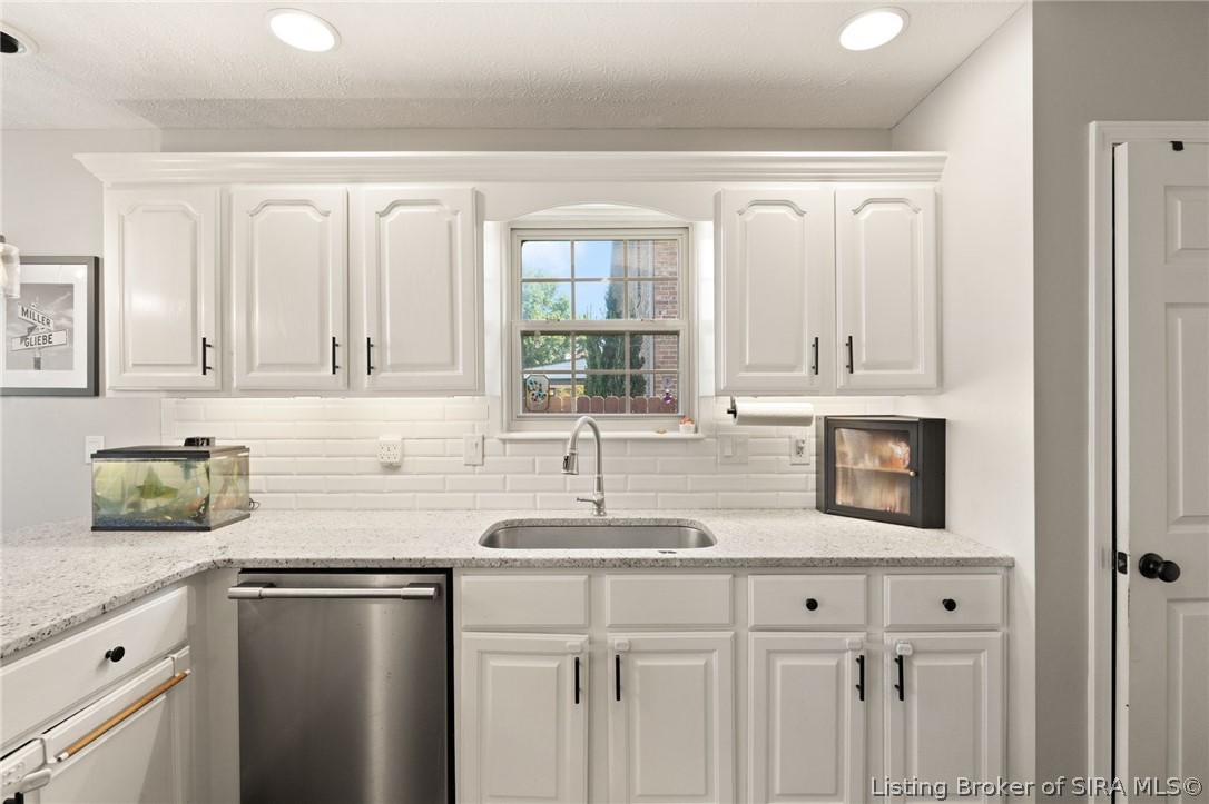 6709 Dovir Woods Drive Property Photo 24