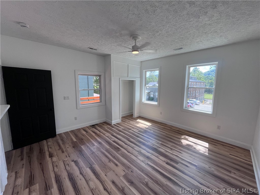 1020 W 2nd Street Property Photo 5