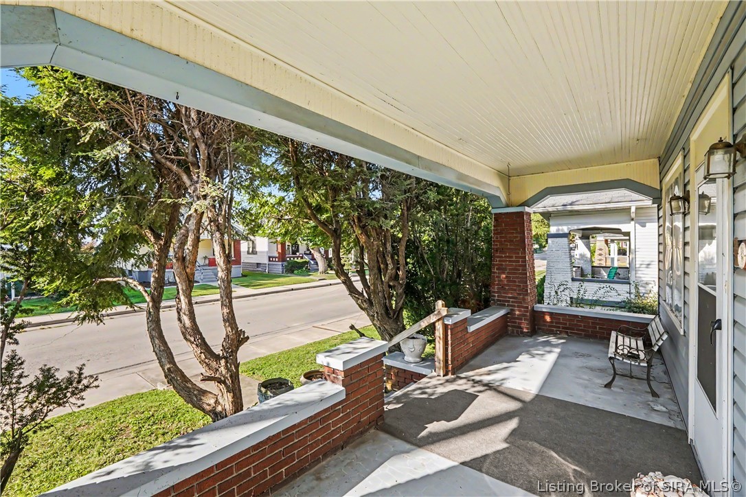 202 Olive Avenue Property Photo 3