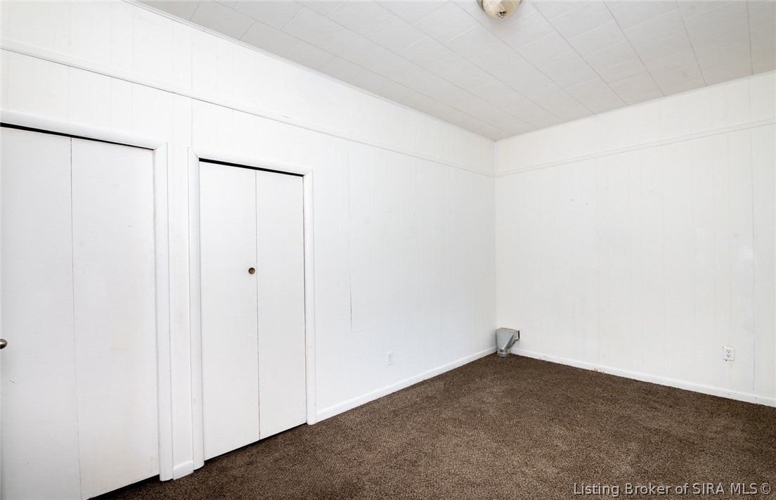 345 E Us Highway 150 Property Photo 14