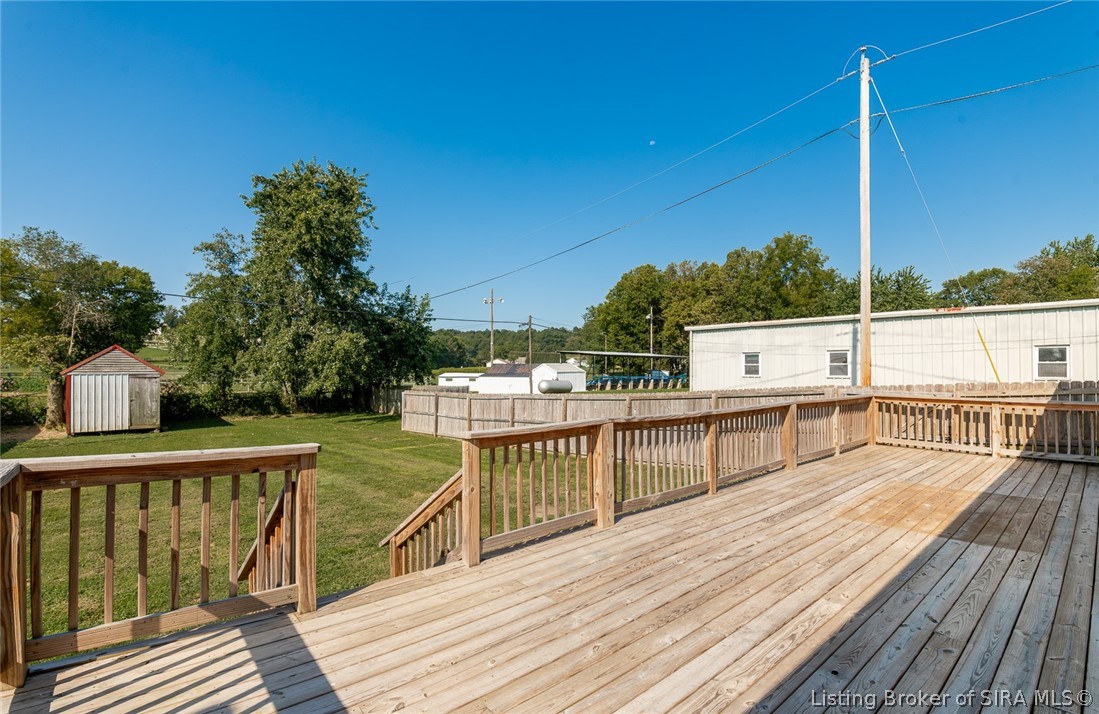 345 E Us Highway 150 Property Photo 31