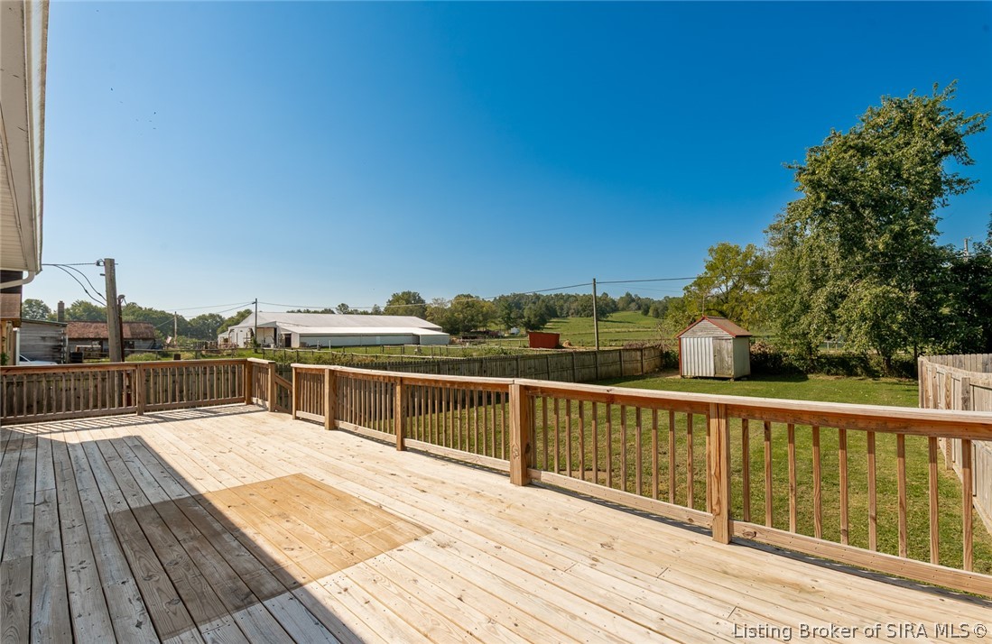 345 E Us Highway 150 Property Photo 32