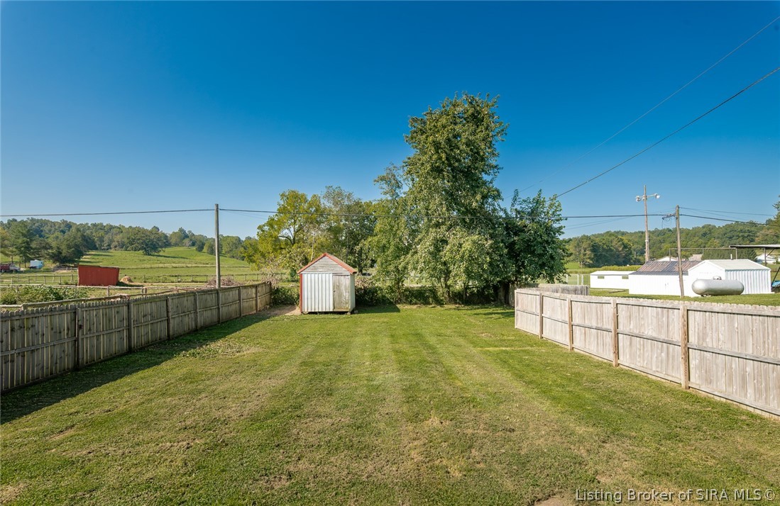 345 E Us Highway 150 Property Photo 33