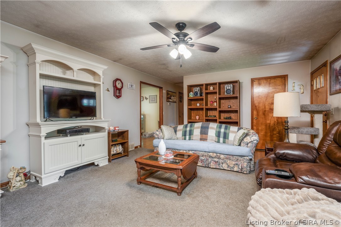4210 E Bacon Hollow Road Property Photo 9