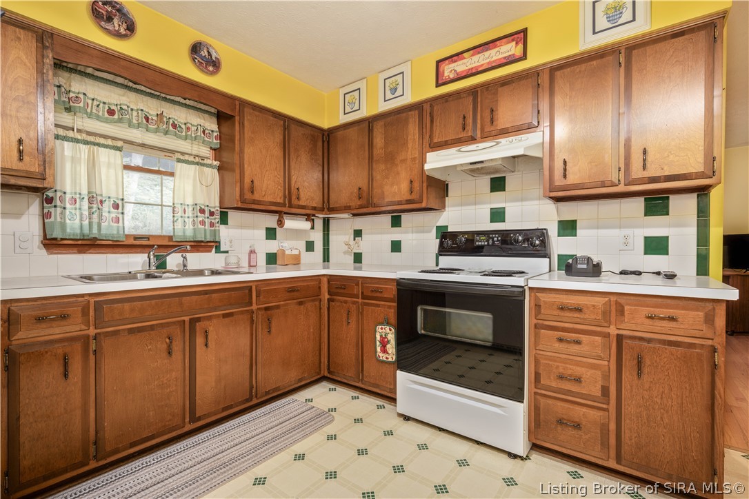 4210 E Bacon Hollow Road Property Photo 11