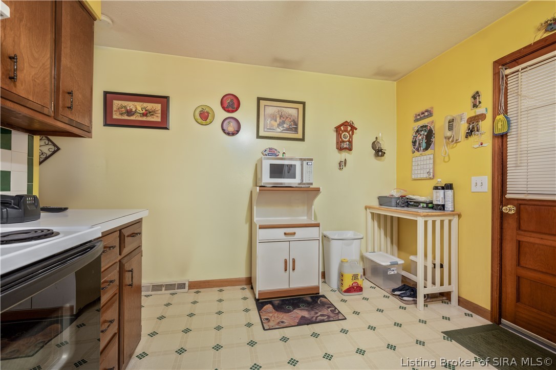 4210 E Bacon Hollow Road Property Photo 12