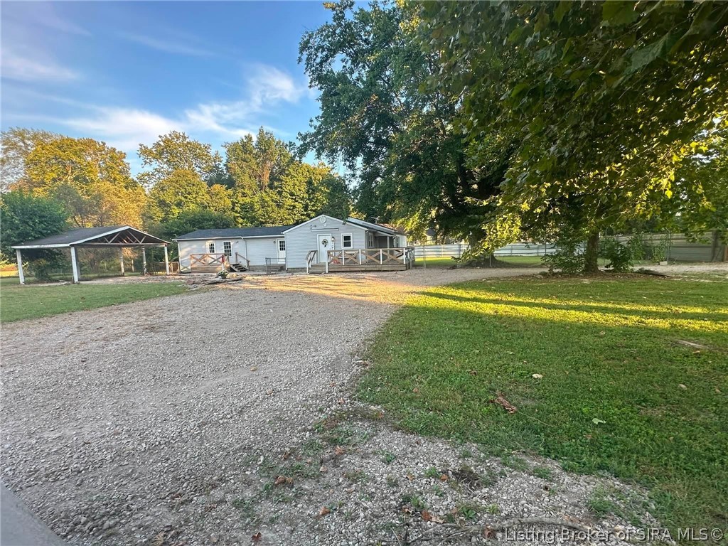544 E Hilltop Drive Property Photo 2