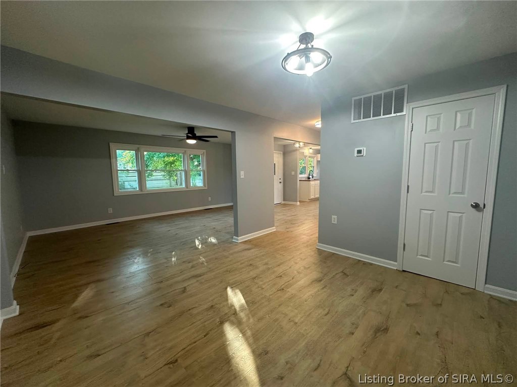 544 E Hilltop Drive Property Photo 7