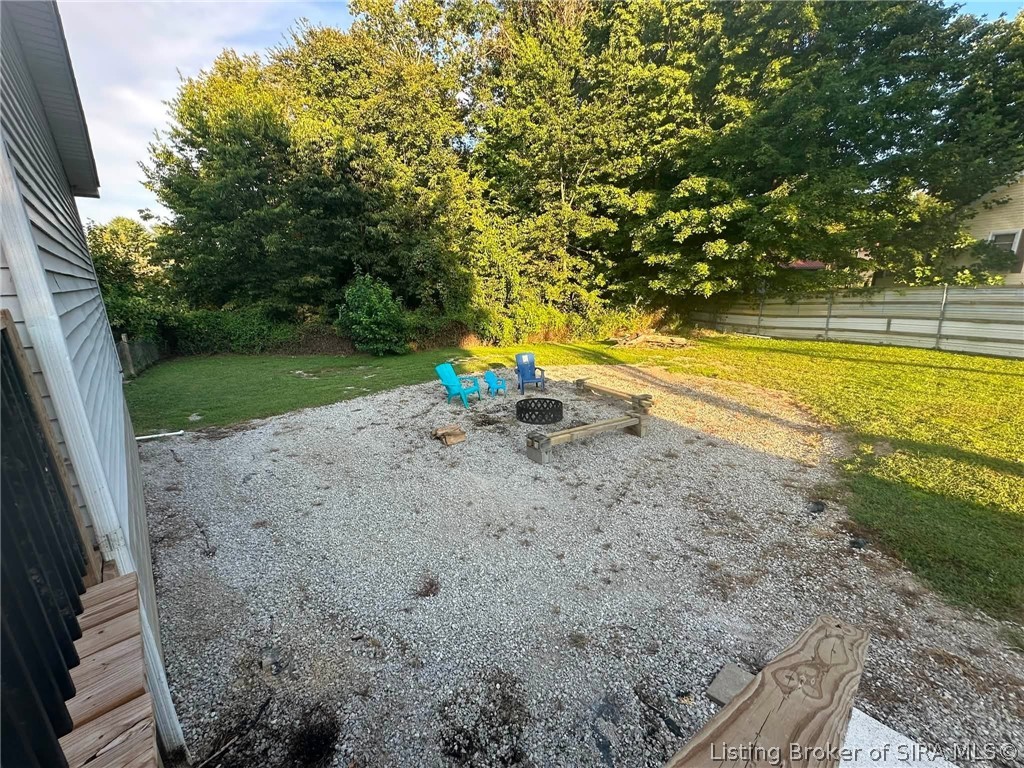 544 E Hilltop Drive Property Photo 13