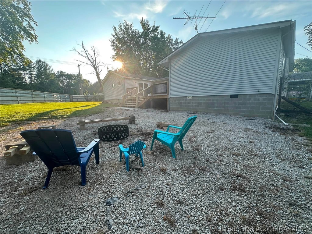 544 E Hilltop Drive Property Photo 14