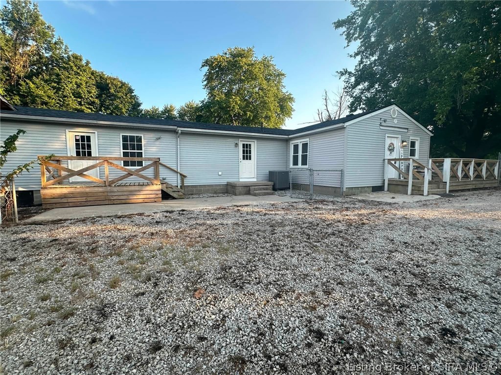 544 E Hilltop Drive Property Photo 20