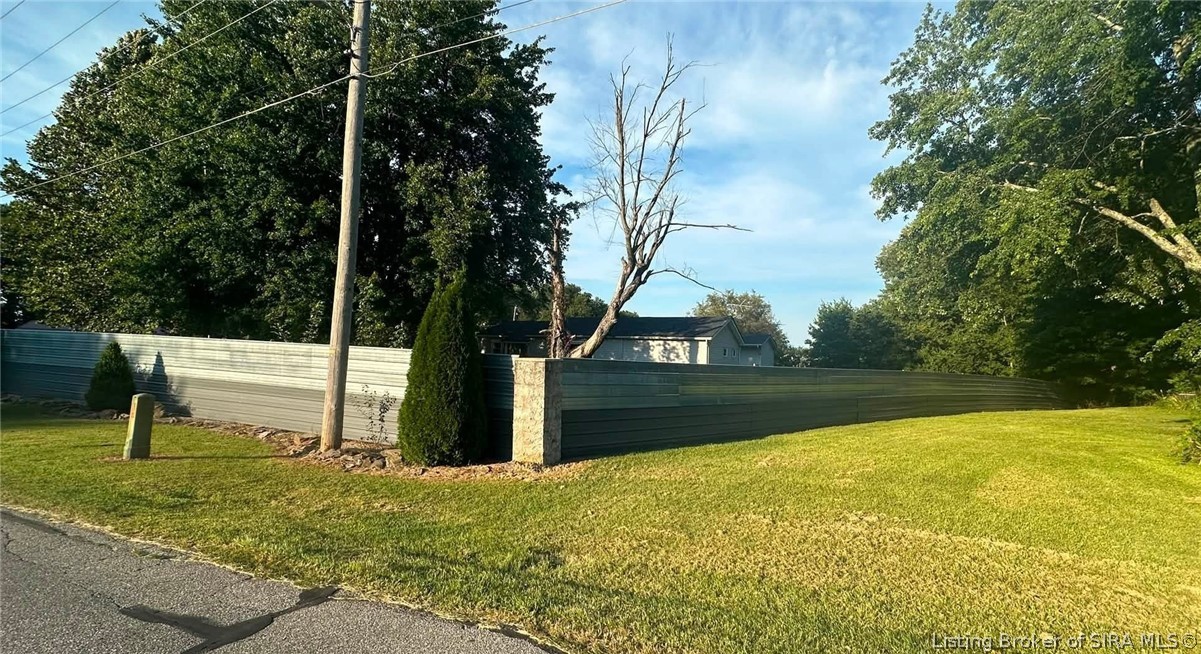 544 E Hilltop Drive Property Photo 26