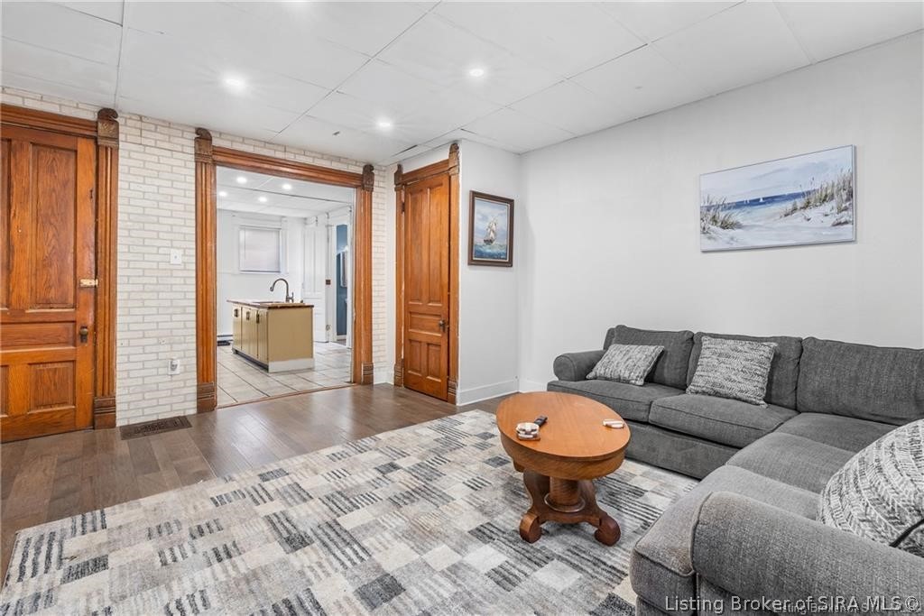 1832 Ekin Avenue Property Photo 25