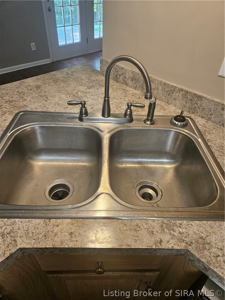 305 Dalton Court Property Photo 14