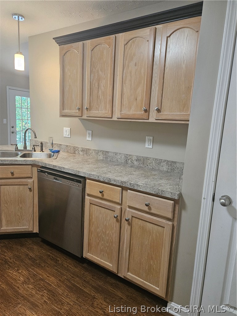 305 Dalton Court Property Photo 16