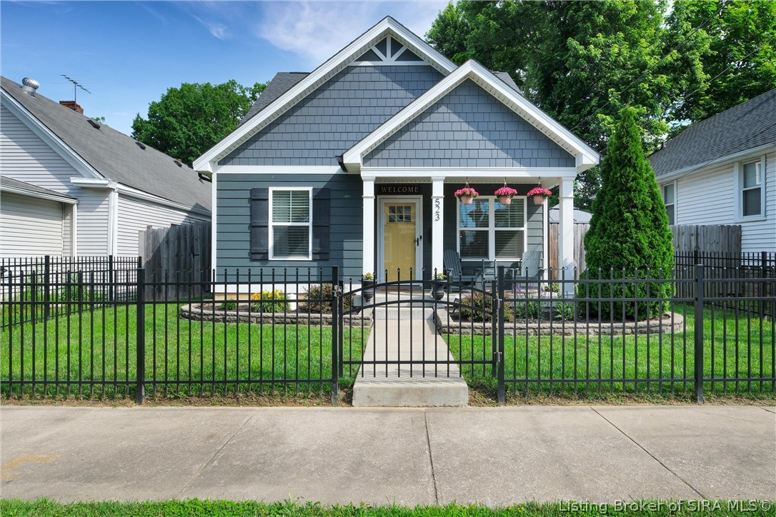 523 E Elm Street Property Photo 1