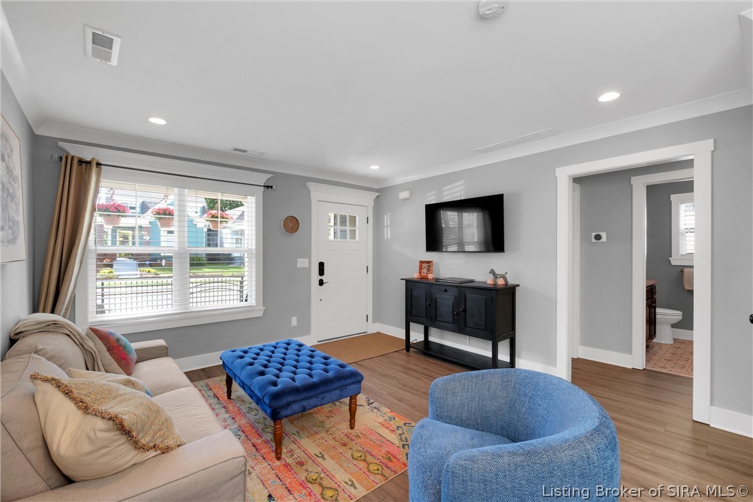 523 E Elm Street Property Photo 10