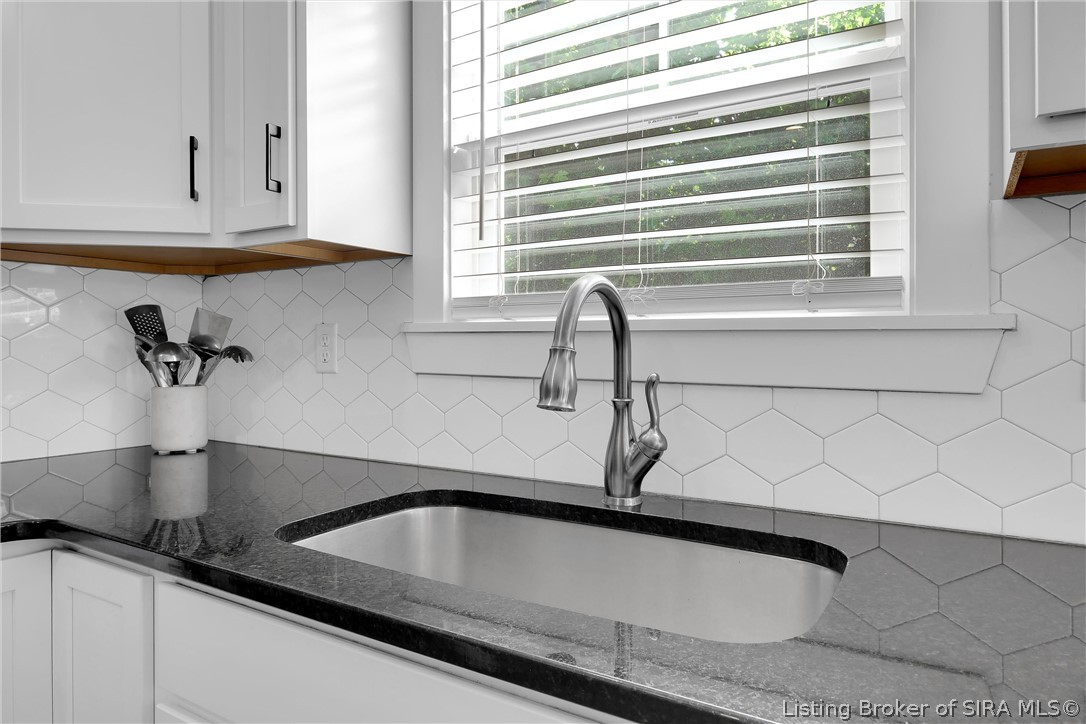 523 E Elm Street Property Photo 18
