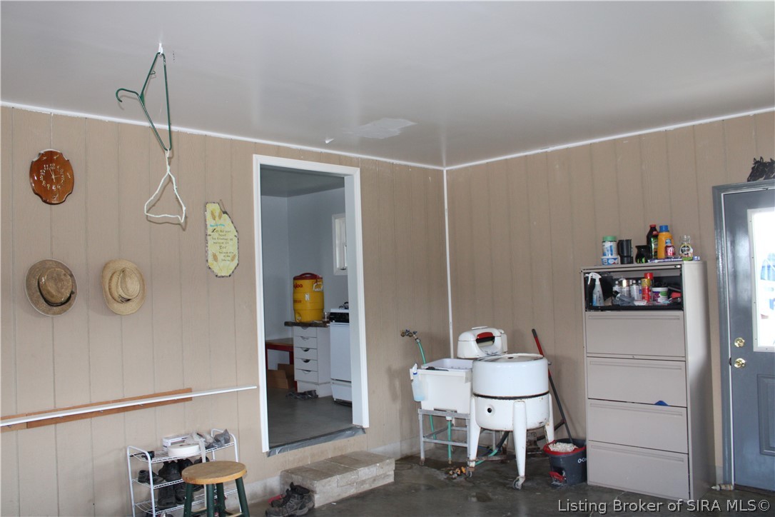6905 E County Road 1100 N Property Photo 3