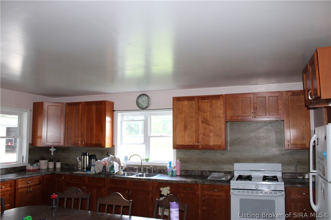 6905 E County Road 1100 N Property Photo 4