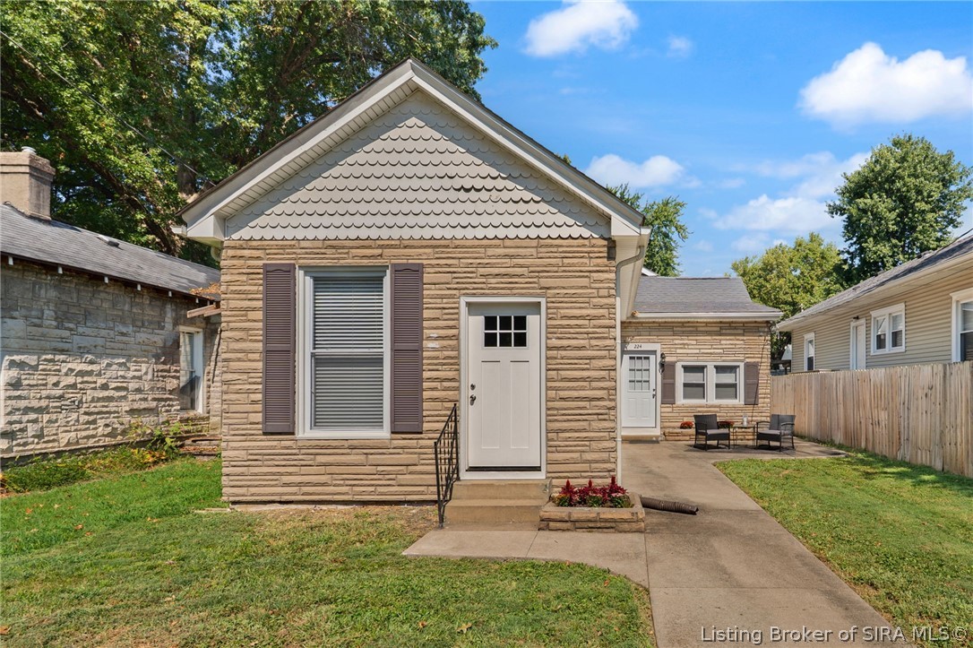 224 E Park Place Property Photo 1