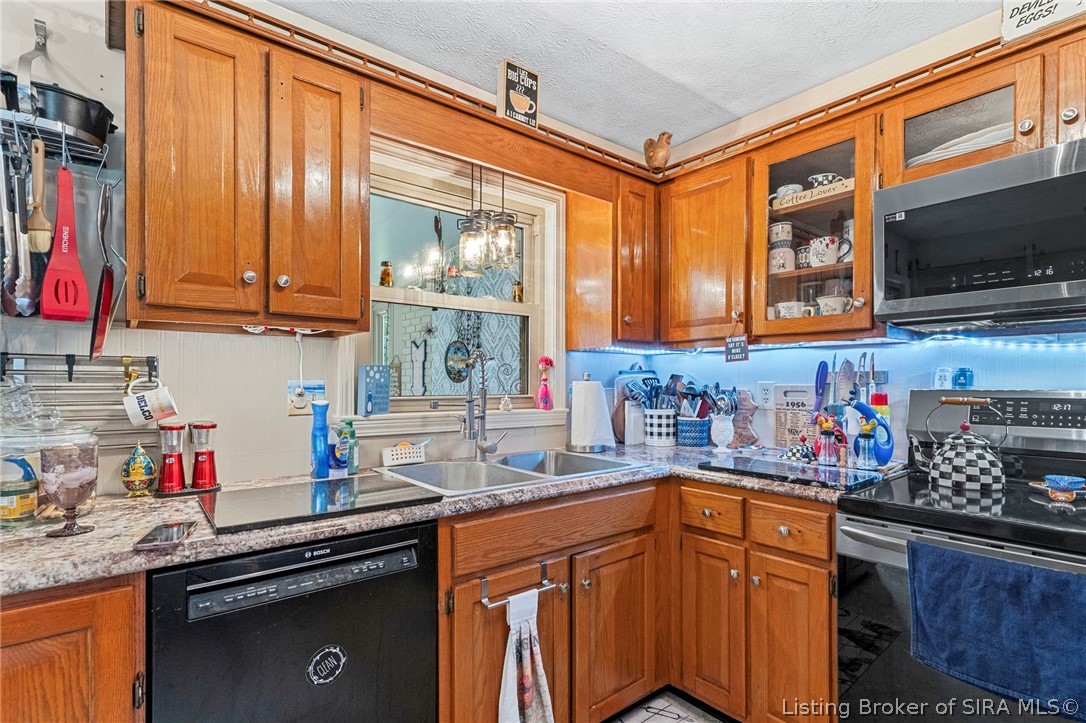 1717 Clinton Street Property Photo 7