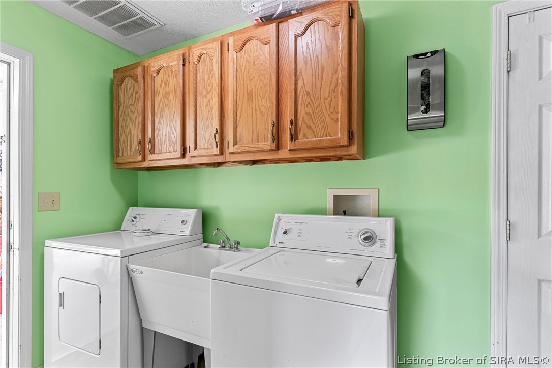 1717 Clinton Street Property Photo 27