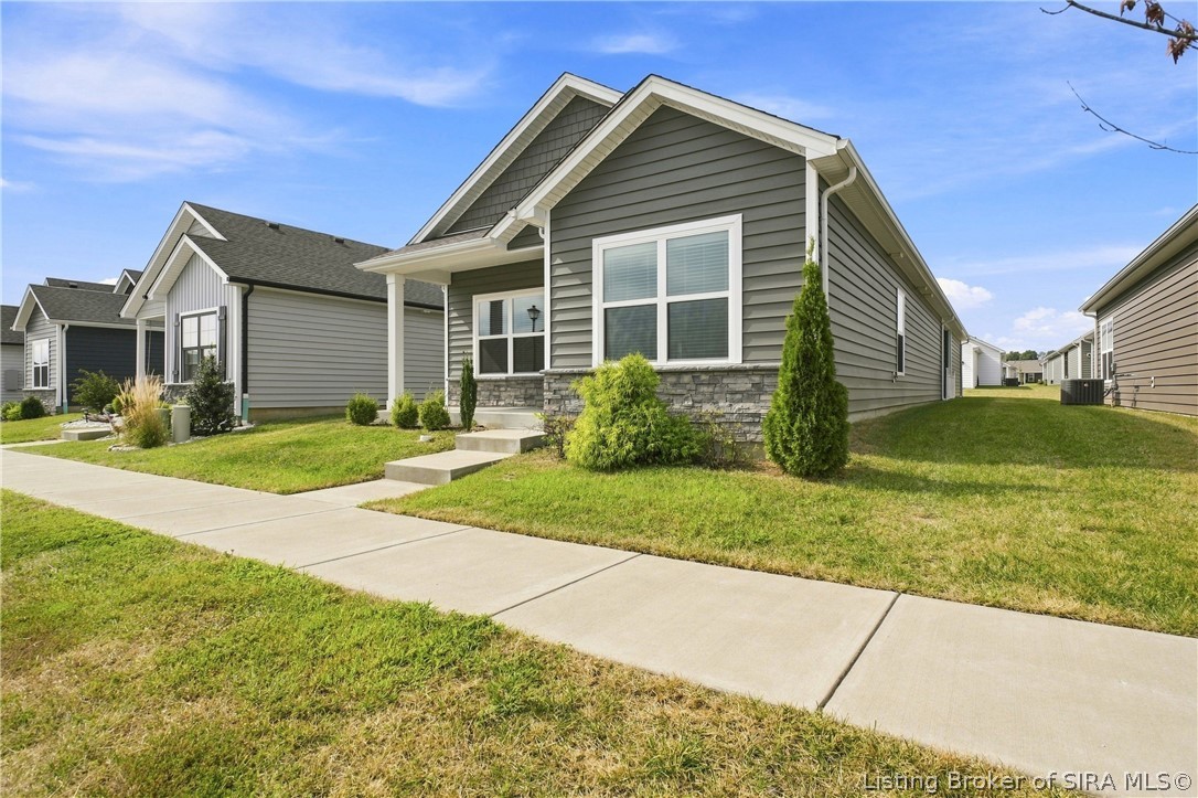 1242 Majestic Pass Property Photo 2