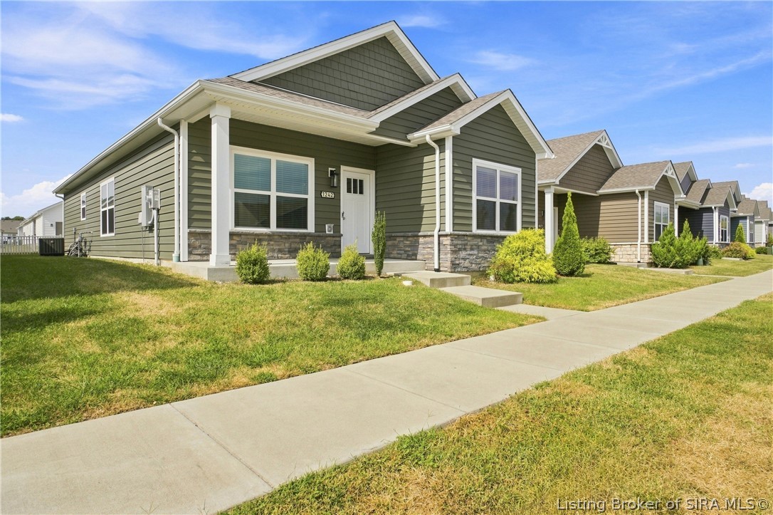 1242 Majestic Pass Property Photo 3